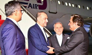 نو پاکستانیوں کے قتل کی تحقیقات جاری، ایرانی وزیرخارجہ اسلام آباد پہنچ گئے