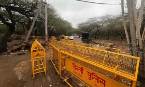 Centuries-old mosque torn down in Indian capital
