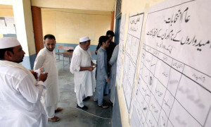 این اے217 میں چوکیدار اور نائب قاصد اسسٹنٹ پریزائیڈنگ افسر مقرر