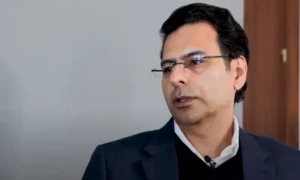 پاکستان واپسی پر غائب کیے جانے کا خدشہ ہے، گارنٹی چاہیئے، مونس الہیٰ