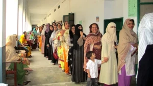 پاکستان میں خواتین کو پولنگ سے روکا جارہا ہے، فرانسیسی نیوز ایجنسی کا دعویٰ