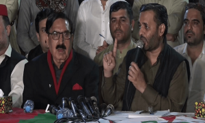 ایم کیوایم کو ووٹ نہ دیا تو سمجھیں گے ہمارے لوگ غدار ہیں، شاہی سید
