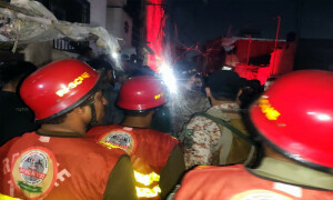 کراچی: پولیس اہلکار کا بیٹا ہاتھ میں گرینیڈ پھٹنے سے جاں بحق