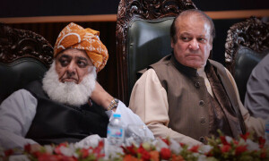 نواز شریف کا مولانا فضل الرحمان کو ٹیلی فون، حکومت سازی کیلئے مشاورت