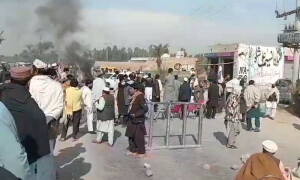 الیکشن نتائج کیخلاف سندھ، خیبرپختونخوا اور بلوچستان میں مظاہرے، سڑکیں بند