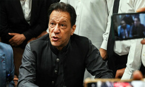 حکومتوں میں گھُس بیٹھنے والوں کو خبردار کرتا ہوں اس مِس ایڈونچر سے گریز کریں، عمران خان