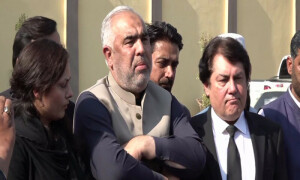 پی ٹی آئی نے وزیراعظم کیلئے نام دے دیا، دھاندلی کیخلاف احتجاج کرنے والی تمام جماعتوں سے بات ہوگی