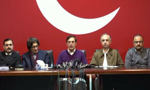 تحریک انصاف کا سابق کمشنر راولپنڈی کے بیان پر جوڈیشل کمیشن بنانے کا مطالبہ