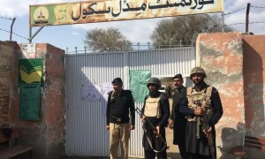 این اے 43 ٹانک : پولنگ کے دوران فائرنگ، جوابی کارروائی میں ایک حملہ آور ہلاک
