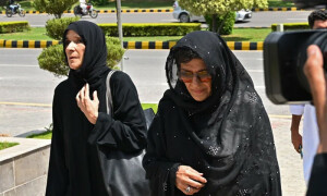 9 مئی مقدمات: عمران خان کی بہنوں کی عبوری ضمانت میں توسیع