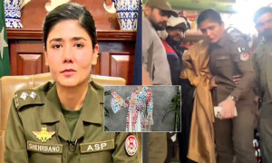خاتون کو ہجوم سے بچانے والی اے ایس پی شہربانو کیلئے بڑے حکومتی اعزاز کا اعلان