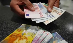 Switzerland bank pays Zurich workers double in $200m glitch