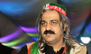 وزیراعلیٰ کے پی انتخاب: ن لیگ نے علی امین کے مقابلے میں امیدوار اتار دیا