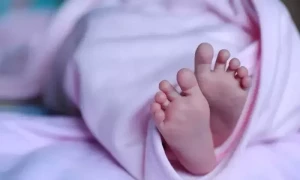 خلا میں پیدا ہونیوالا انسانی بچہ زمین پر نہیں چل سکے گا