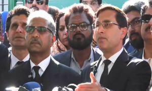 اگر ہماری سیٹیں چھین کر بانٹ دی گئیں تو صدرسمیت تمام الیکشن متنازع ہو جائیں گے، پی ٹی آئی
