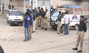 کراچی میں 2 مختلف واقعات میں 2 افراد جاں بحق، 2 ڈاکو ہلاک