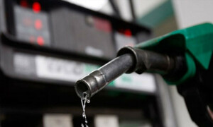 نگراں حکومت نے جاتے جاتے پیٹرول کی قیمت بڑھا دی