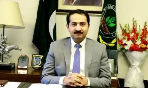 ڈپٹی کمشنر اسلام آباد کو توہین عدالت کیس میں 6 ماہ قید، عرفان نواز نے اپیل کردی