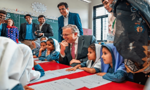 امریکی سفیر دنبہ گوٹھ میں