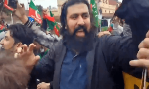 پی ٹی آئی کے مفرور رہنما منظر عام پر آگئے