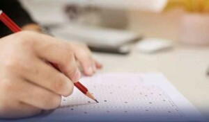 اپردیر میں برفباری کے باعث سرکاری اسکولوں کے سالانہ امتحانات ملتوی