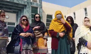 پی ٹی آئی خواتین کا مخصوص نشستوں کیلئے پشاور میں احتجاج