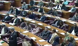 عدالتی امتناع کے باوجود قومی اسمبلی میں مخصوص نشستوں پر اراکین نے حلف اٹھا لیا، اپوزیشن کا احتجاج