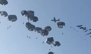 طیارے سے گرائی گئی امداد سے5 فلسطینی شہید، امریکا کی تردید