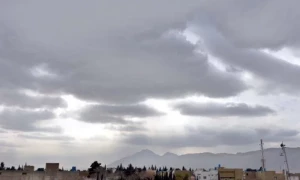 کراچی میں بوندا باندی، گوادر میں کئی گھنٹوں تک مسلسل بارش سے سڑکیں دوبارہ زیرِآب آگئیں
