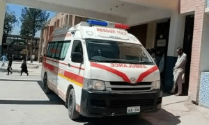 نوشہرہ : پولیس اہلکار اور ساتھی کو رکشے سے اتار کر قتل کردیا گیا
