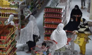 کراچی میں ناجائز منافع خوروں پر بھاری جرمانے عائد