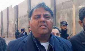 فواد چوہدری کے جوڈیشل ریمانڈ میں توسیع، اہلخانہ سے فون پر بات کی اجازت