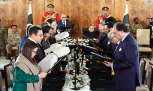 وزیر اعظم شہباز شریف کی 19 رکنی کابینہ نے حلف اٹھا لیا، صدر نے تعیناتی بھی کردی