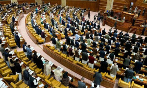 پنجاب اسمبلی میں بجٹ پیش کرنے کا فیصلہ آخری لمحات میں تبدیل، اپوزیشن کی تنقید