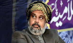 پی ٹی آئی کور کمیٹی اجلاس میں سنی اتحاد کونسل کے سربراہ پھٹ پڑے