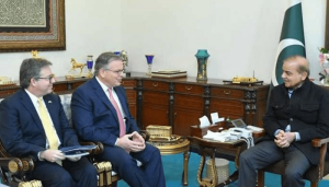 امریکی سفیر ڈونلڈ بلوم کی وزیراعظم شہباز شریف سے ملاقات
