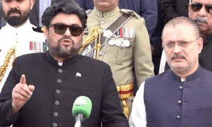 ملک کے ایک صوبے کے وزیر اعلیٰ منفی باتیں کر رہے ہیں، گورنر سندھ