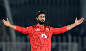 عماد وسیم نے رٹائرمنٹ واپس لینے کا اعلان کردیا