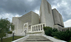 ملٹری کورٹس: جو ملزمان بری ہوسکتے ہیں کریں باقی قانونی لڑائی چلتی رہے گی، سپریم کورٹ