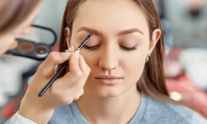 5 شاندار میک اپ ٹپس جو مشہور میک اپ آرٹسٹ استعمال کرتے ہیں