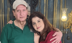 اداکارہ صاحبہ زندگی میں پہلی بار اپنے سگے والد سے مل کر جذباتی ہوگئیں
