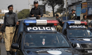کراچی : دو پولیس مقابلوں میں 4 ملزمان گرفتار، ایک ملزم کو شہریوں نے پکڑ لیا