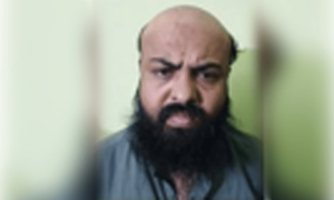 کراچی : لیاری گینگ کا بدنام زمانہ اور انتہائی مطلوب گینگ وار کمانڈر فیصل عرف ملا گرفتار