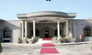 ججز کے خط پر 300 وکلا کا چیف جسٹس سے ازخود نوٹس لینے کا مطالبہ