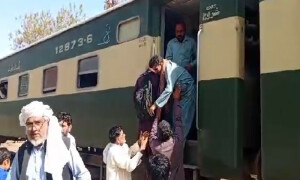 کچے کے ڈاکوؤں سے بازیاب مغوی ٹریلر ڈرائیور گھر پہنچ گیا، حالت انتہائی خراب