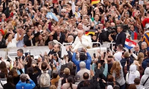 Pope Francis, in Easter address, calls for Gaza ceasefire