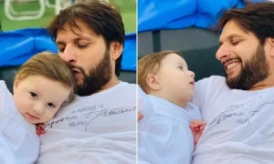 شاہد آفریدی کی اپنی زندگی کی روشنی کے ساتھ عمرے کی سعادت