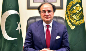 برآمدات بڑھانا ہوں گی، معاشی نمو کیلئے ڈالر ضروری ہے، ڈالر ختم تو نمو ختم، وزیر خزانہ