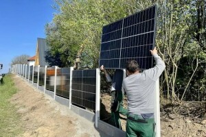 پاکستان میں سولر پینل کی اپریل 2024 میں نئی قیمتیں، کیا مزید سستے ہوں گے