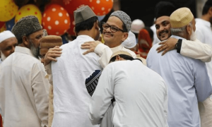 عید الفطر مذہبی عقیدت و احترام کے ساتھ منائی جا رہی ہے